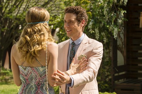 Paulo Costanzo - Royal Pains - A Guesthouse Divided - Photos