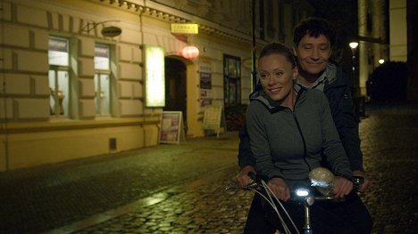 Linda Rybová, Pavel Kříž - Jak básníci čekají na zázrak - Z filmu