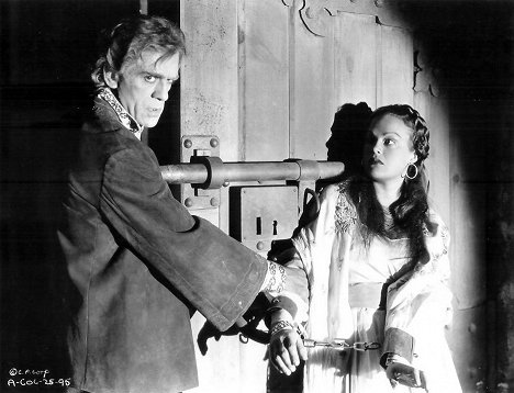 Boris Karloff, Katherine DeMille - The Black Room - Z filmu