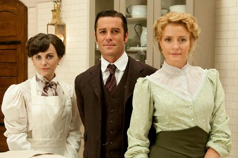 Georgina Reilly, Yannick Bisson, Helene Joy - Murdoch Mysteries - Back and to the Left - Promoción