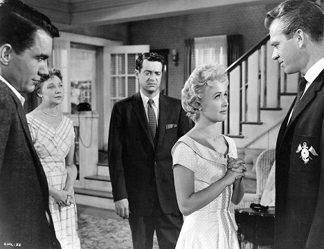 Cliff Robertson, Una Merkel, Tommy Noonan, Jane Powell, Keith Andes - The Girl Most Likely - Photos