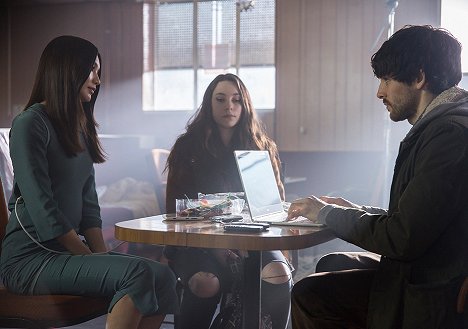 Gemma Chan, Lucy Carless, Colin Morgan - Humans - Episode 5 - Photos