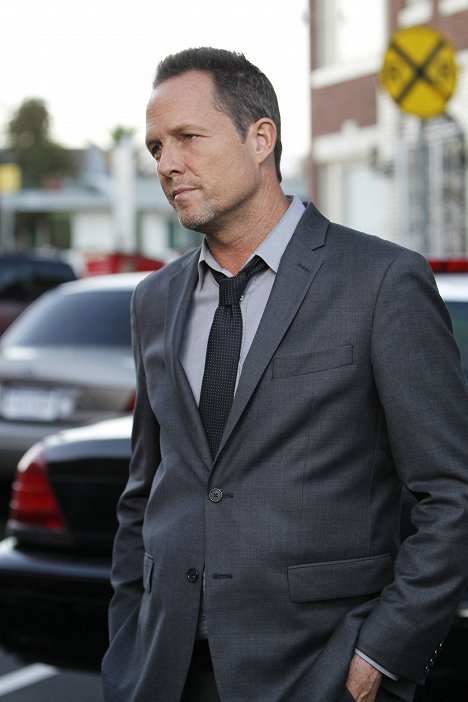 Dean Winters - Battle Creek - Muttersöhnchen - Filmfotos