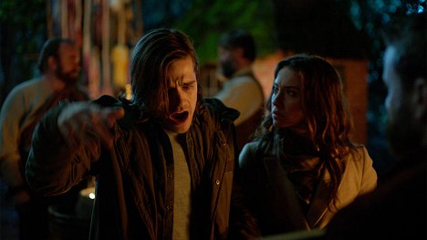 Jason Ralph, Stella Maeve - The Magicians - Grausame Erkenntnis - Filmfotos