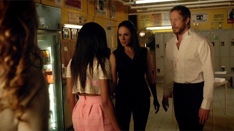 Anna Silk, Kris Holden-Ried - Lost Girl - 44 Minutes to Save the World - Photos