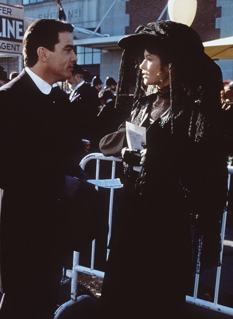 Peter Gallagher, Catherine Zeta-Jones - Titanic - Photos