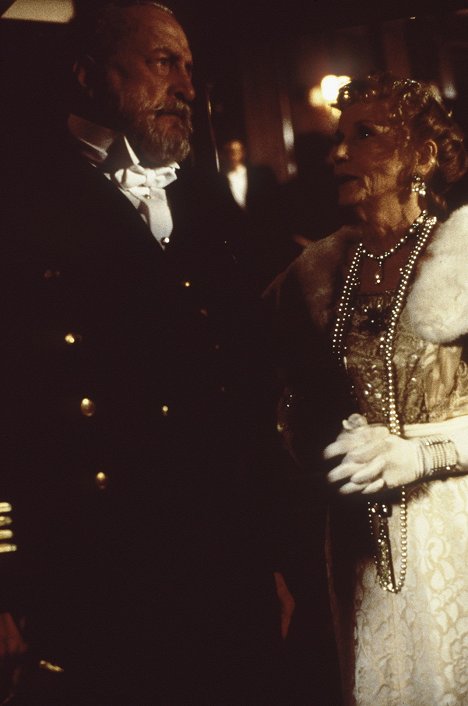 George C. Scott, Eva Marie Saint - Titanic - Van film