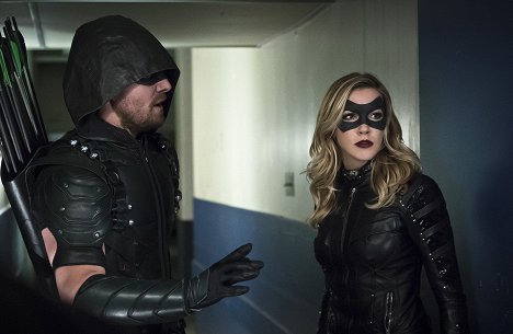 Stephen Amell, Katie Cassidy - Arrow - Sale temps pour un justicier - Film