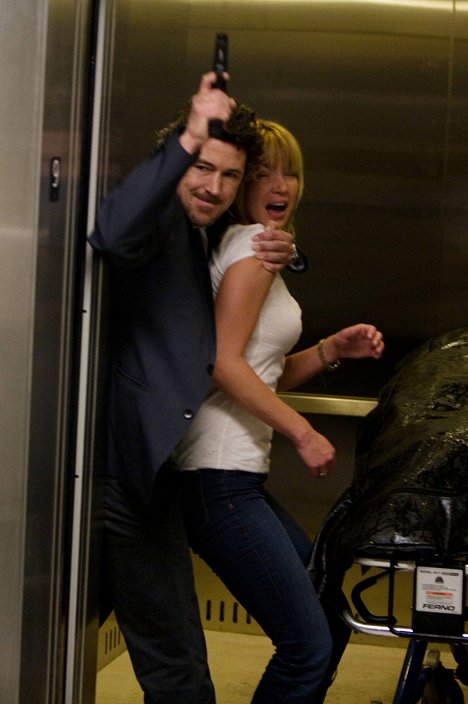 Aidan Gillen, Ashley Scott - 12 Trampas - De la película