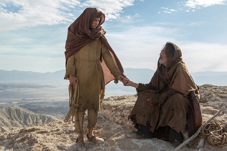 Tye Sheridan, Ciarán Hinds - Les Derniers Jours dans le désert - Film