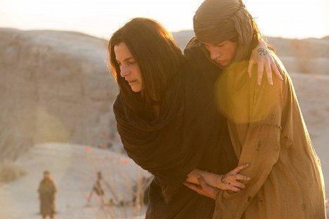 Ayelet Zurer, Tye Sheridan - Últimos días en el desierto - De la película