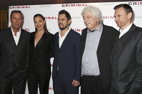 Kevin Costner, Gal Gadot, Ariel Vromen, Avi Lerner - Umysł przestępcy - Z imprez