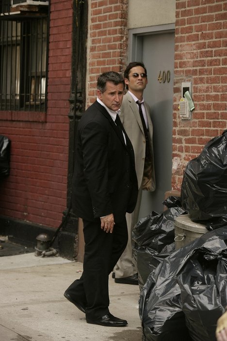 Anthony LaPaglia, Enrique Murciano - Without a Trace - Safe - Photos