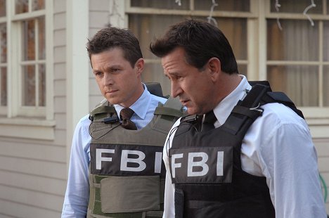 Eric Close, Anthony LaPaglia - Without a Trace - Desert Springs - Photos