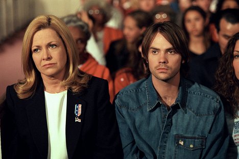 Catherine Hicks, Barry Watson - 7th Heaven - The Known Soldier - Z filmu