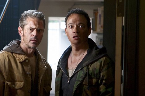 C. Thomas Howell, Christopher Reid - War of the Worlds 2: The Next Wave - Photos