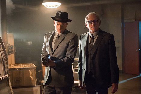 Wentworth Miller, Victor Garber - Legendy zítřka - Night of the Hawk - Z filmu