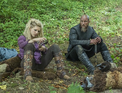 Katheryn Winnick, Travis Fimmel - Vikings - What Might Have Been - Photos