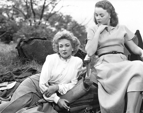 Ann Sothern, Jeanne Crain - A Letter to Three Wives - Photos