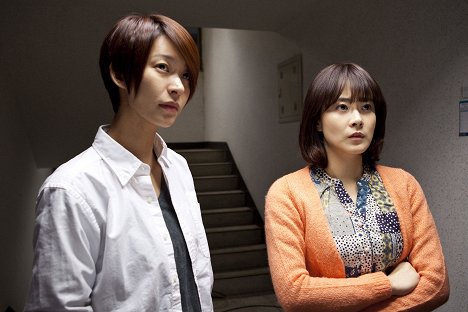 Ae-yeon Jeong, Hyeon-kyeong Ryoo - Doo beoneui kyeolhoonsikgwa han beoneui jangryesik - Z filmu