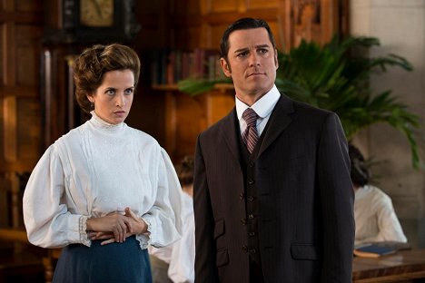 Yannick Bisson - Murdoch Mysteries - Twisted Sisters - Photos