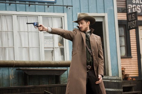 Arthur Darvill - Legends of Tomorrow - The Magnificent Eight - Photos