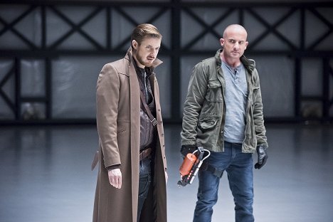 Arthur Darvill, Dominic Purcell - Legends of Tomorrow - Last Refuge - Photos