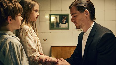 Jasper Friis Møller, Olivia Terpet Gammelgaard, Pål Sverre Hagen - Vzkaz v láhvi - Z filmu