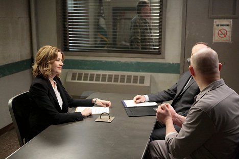 Jenna Fischer - The Mysteries of Laura - The Mystery of the Political Operation - Photos