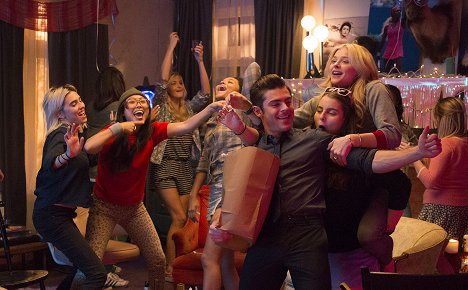 Awkwafina, Kiersey Clemons, Zac Efron, Beanie Feldstein, Chloë Grace Moretz - Bad Neighbors 2 - Filmfotos