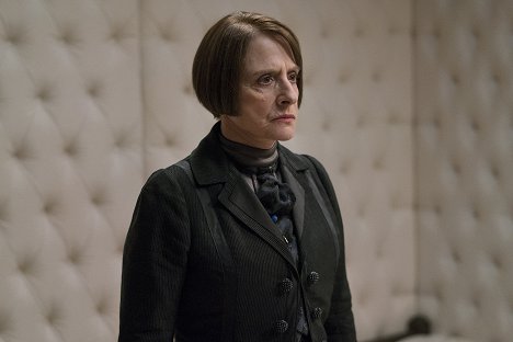 Patti LuPone - Penny Dreadful - List trávy - Z filmu