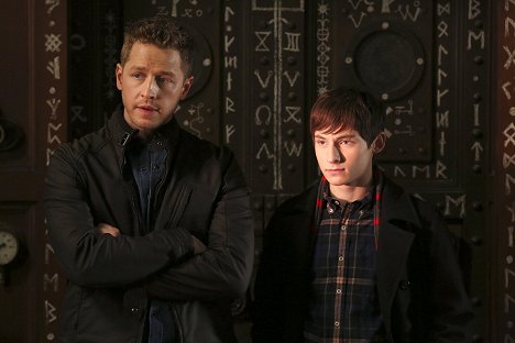 Josh Dallas, Jared Gilmore - Once Upon a Time - Firebird - Van film