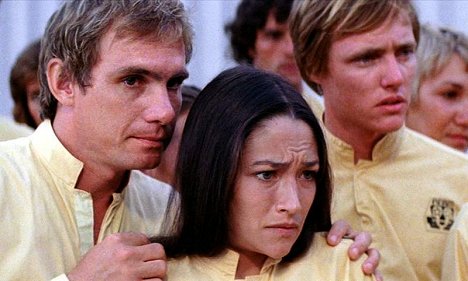 Steve Railsback, Olivia Hussey - Krvavý tábor - Z filmu