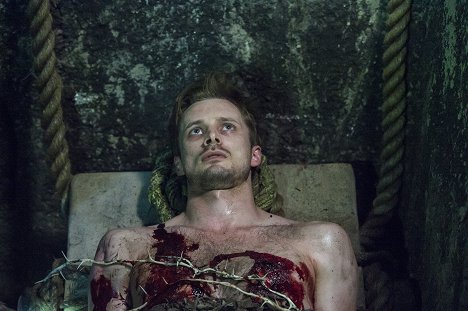 Bradley James - Damien: A sátán kegyeltje - The Devil You Know - Filmfotók