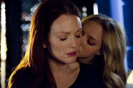 Julianne Moore, Amanda Seyfried - Chloe - Van film