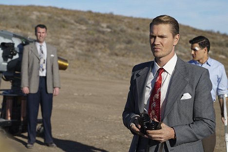 Chad Michael Murray, Enver Gjokaj - Agentka Carter - Trochę śpiewu i tańca - Z filmu