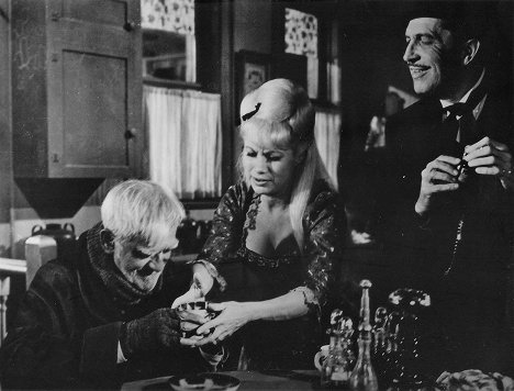 Boris Karloff, Joyce Jameson, Vincent Price - The Comedy of Terrors - Z filmu