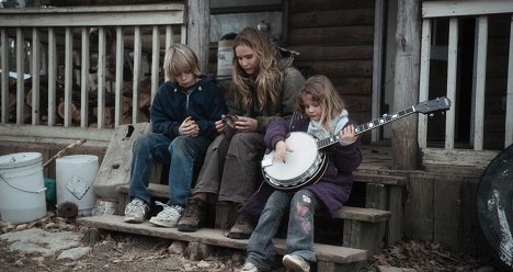 Isaiah Stone, Jennifer Lawrence, Ashlee Thompson - Winter's Bone - Van film
