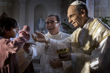 Mauro Marino, Fabrizio Gifuni - Paolo VI - Il Papa nella tempesta - Filmfotos