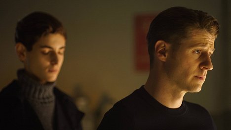 Ben McKenzie - Gotham - Transference - Van film