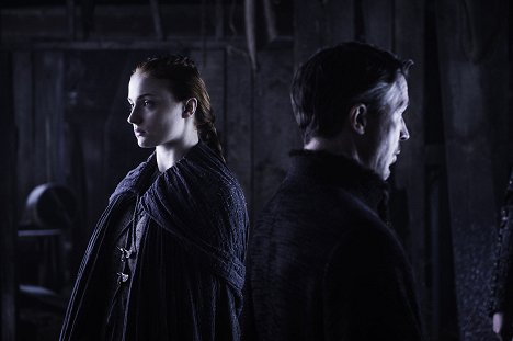Sophie Turner, Aidan Gillen - Game of Thrones - La Porte - Film