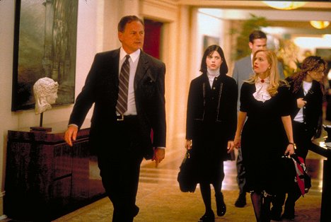 Victor Garber, Selma Blair, Reese Witherspoon - Legally Blonde - Photos