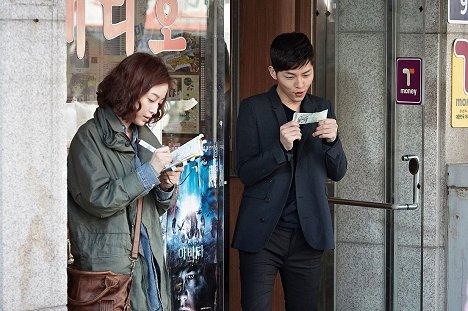 Ye-seul Han, Joong-ki Song - Tikkeulmoa romaenseu - De la película
