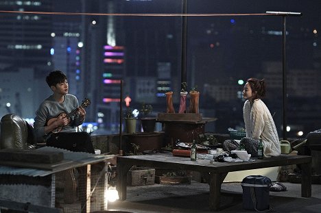 Joong-ki Song, Ye-seul Han - Tikkeulmoa romaenseu - Film