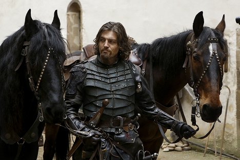 Tom Burke - The Musketeers - Spoils of War - Photos