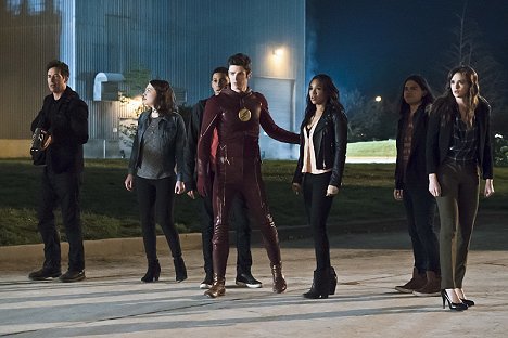 Tom Cavanagh, Violett Beane, Keiynan Lonsdale, Grant Gustin, Candice Patton, Carlos Valdes, Danielle Panabaker - The Flash - The Race of His Life - Photos