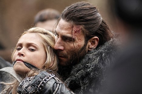 Eliza Taylor, Zach McGowan - Prvních 100 - Perverse Instantiation: Part One - Z filmu