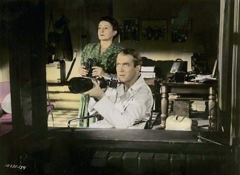 Thelma Ritter, James Stewart - Okno do dvora - Z filmu