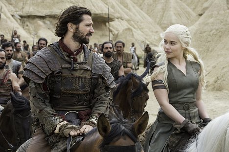 Michiel Huisman, Emilia Clarke - Game of Thrones - Blood of My Blood - Photos