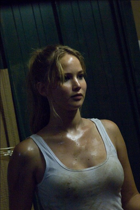 Jennifer Lawrence - House at the End of the Street - Photos